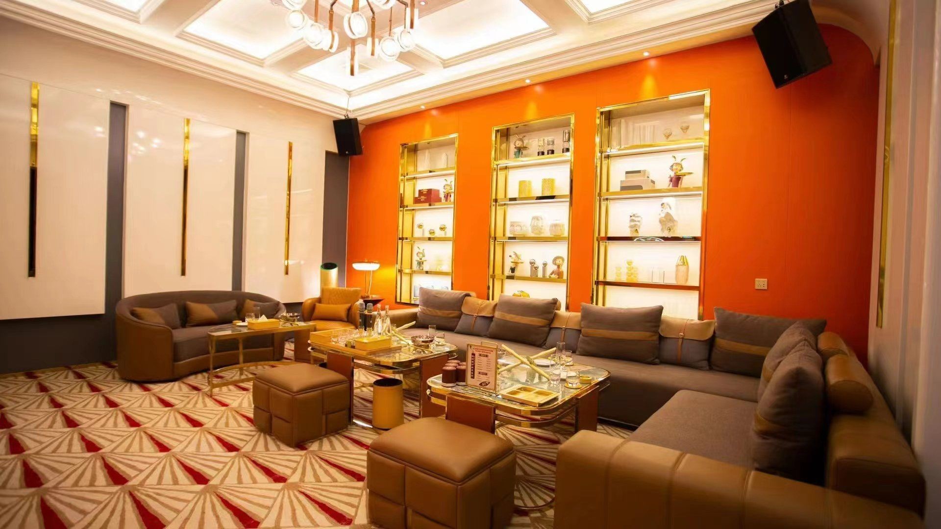 苏州招聘夜总会佳丽模特真实待遇如何还能做长久吗